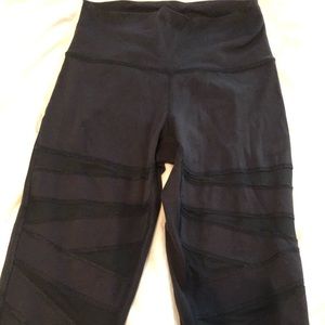 Lululemon LIKE NEW wunder under mesh pants size 4